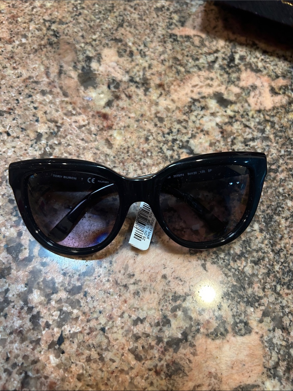 Tory Burch Black Cat-Eye Sunglasses